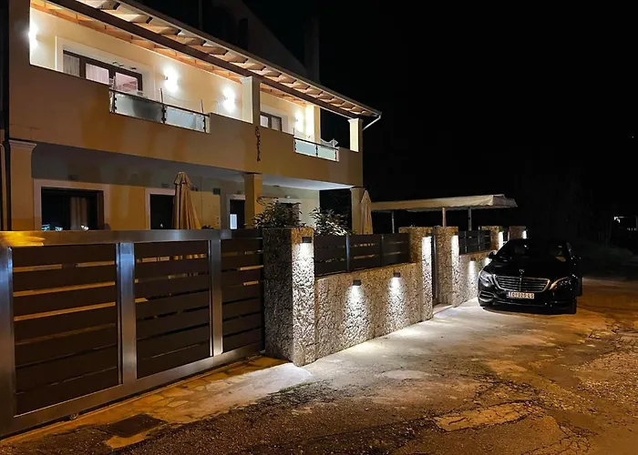 Natashas Apartments